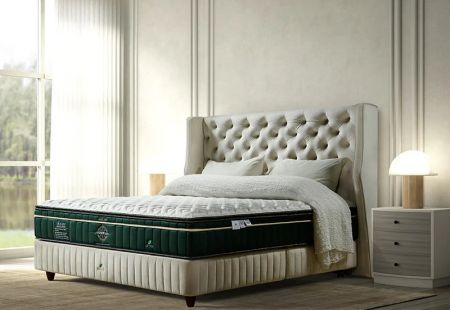 Дизайнерский комплект (матрас+кровать) from Getha коллекция "Compass Gold"